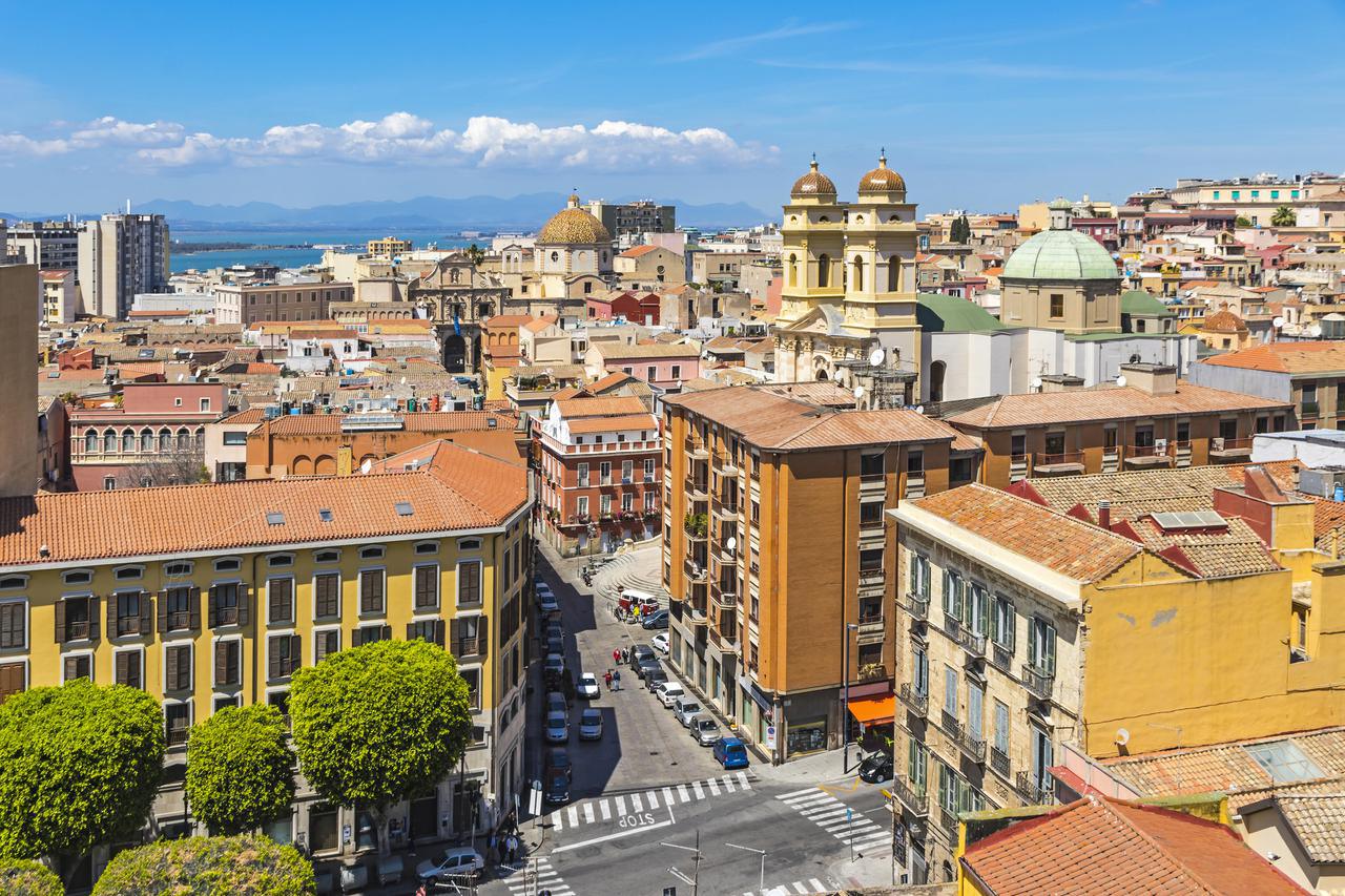 Vista aerea di vecchia città di Cagliari, Sardegna, Italia.