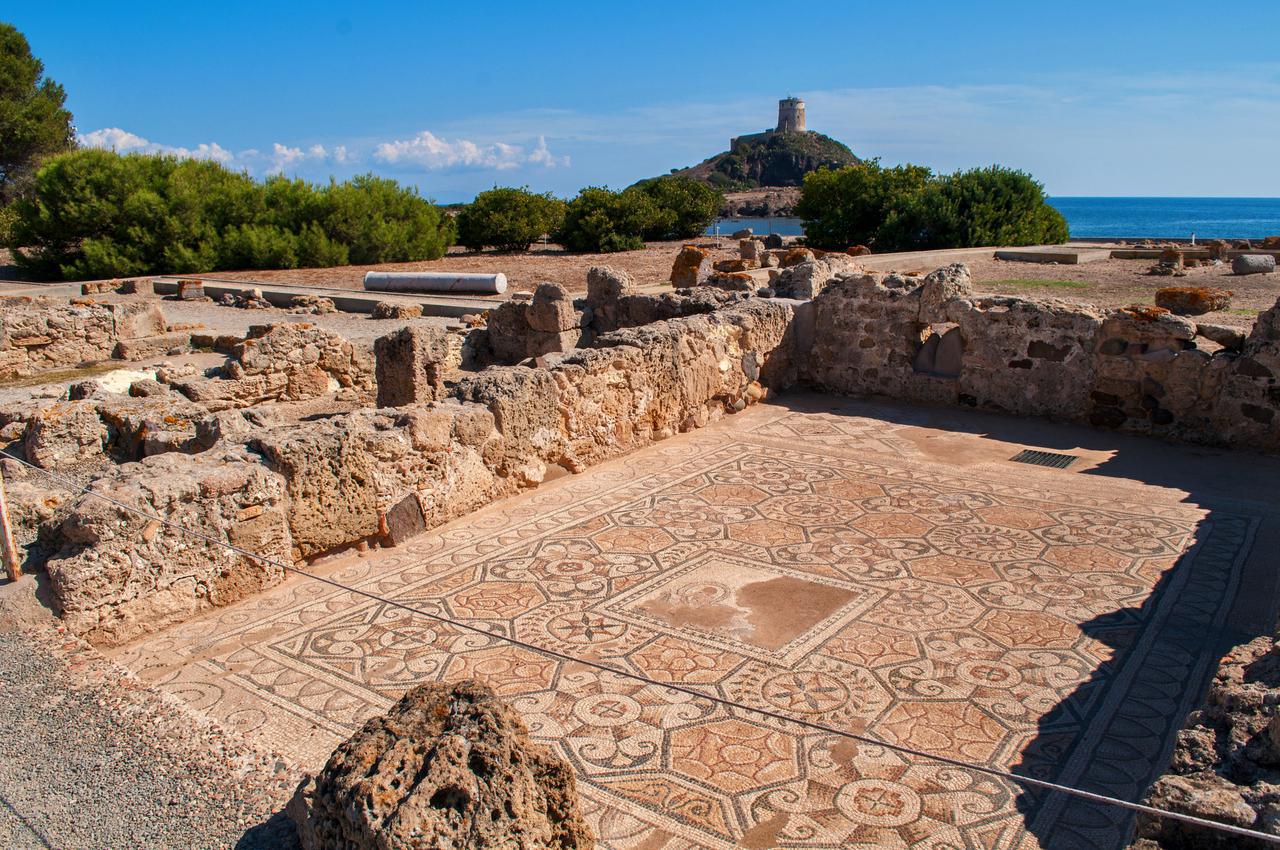 Scavi in città Nora Sardinia, Italia.