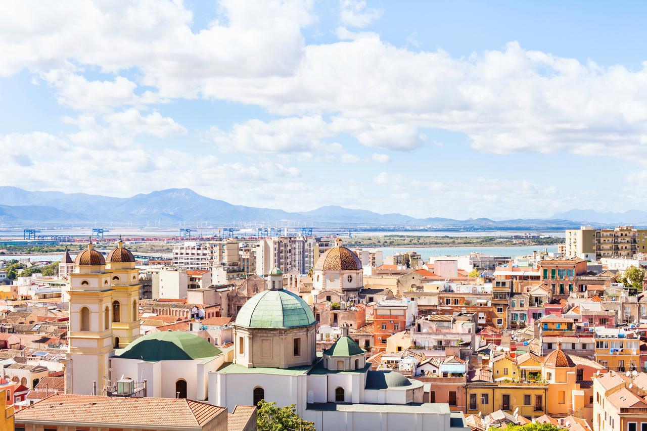 Vista panoramica di Cagliari, Sardegna, Italia. Vista panoramica di Cagliari, Sardegna, architettura mediterranea storica dell'Italia