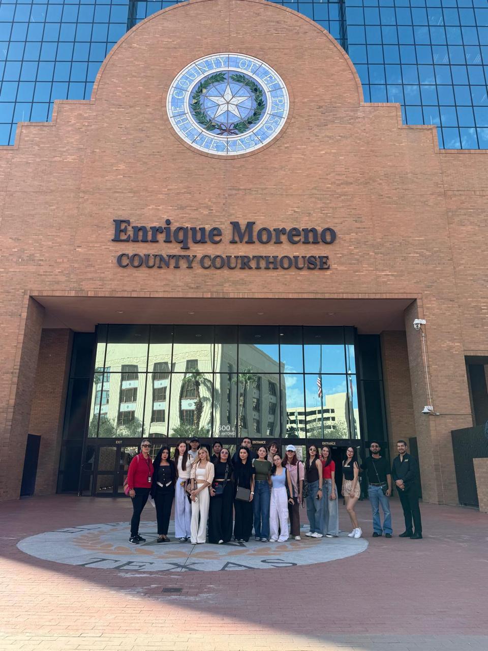 Alumnos de la URN de las carreras de Negocios Internacionales y de Turismo de 1er y 3er semestre tuvieron hoy la visitas a la Corte del Condado de El Paso y conocieron la función de los representantes de distrito en cuanto a comercio internacional. Alumnos de la URN de las carreras de Negocios Internacionales y de Turismo de 1er y 3er semestre tuvieron hoy la visitas a la Corte del Condado de El Paso y conocieron la función de los representantes de distrito en cuanto a comercio internacional.