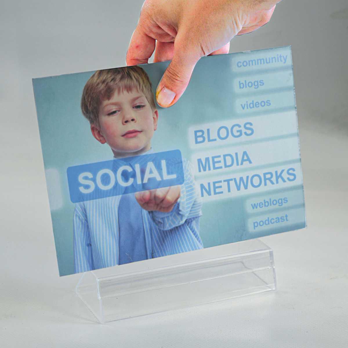 Taymar poster base Taymar poster base