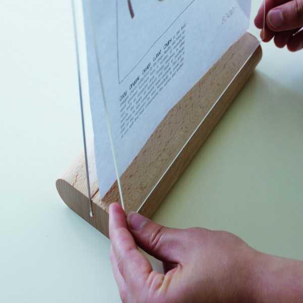 Porta menù in legno da banco