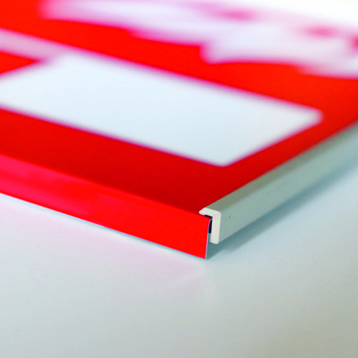 Secure plain wall quadro