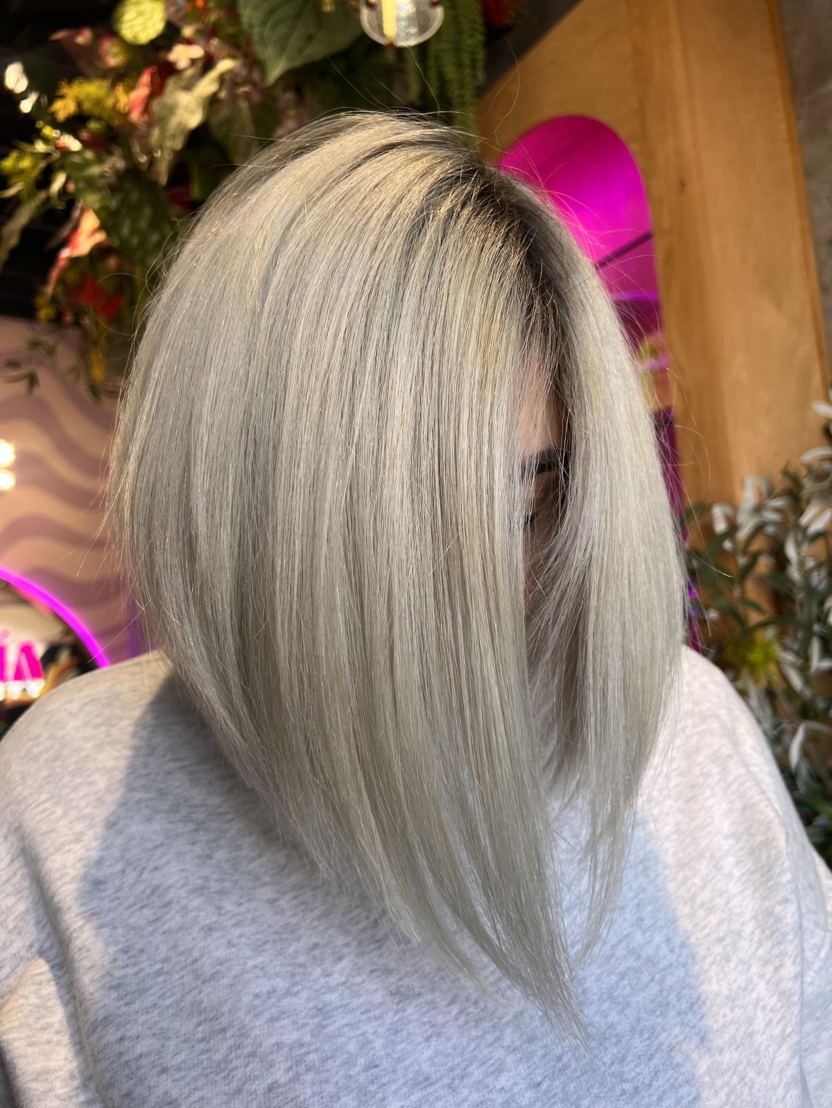 HIGH-KEY BLONDE