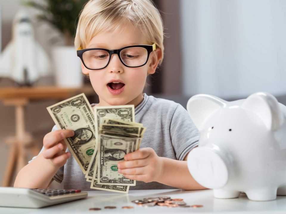 Teach kids how to responsibly manage money with Greenlight Teach kids how to responsibly manage money with Greenlight