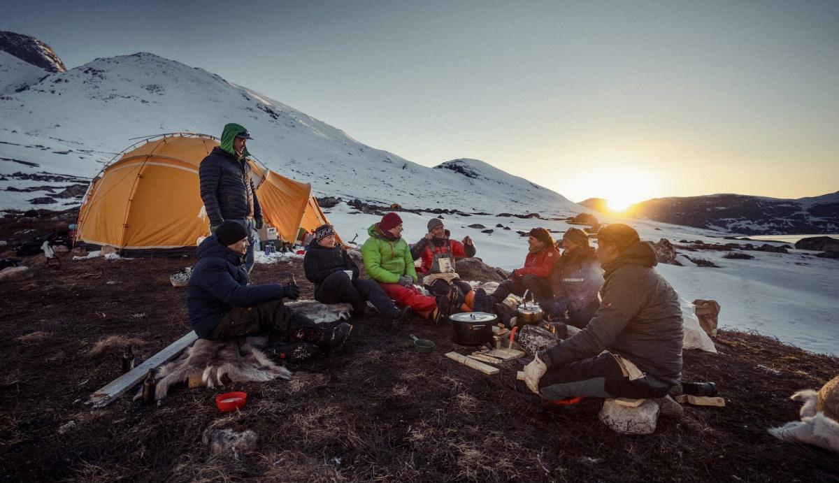 Two Ravens - Exploring & Guiding Two Ravens - Exploring & Guiding