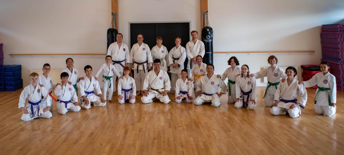 Maaji Nuan - Karate for børn og unge - Karate meeqqanut inuusuttunullu