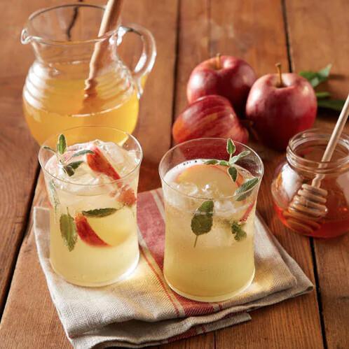 Honey Bee Apple Cider Fizz