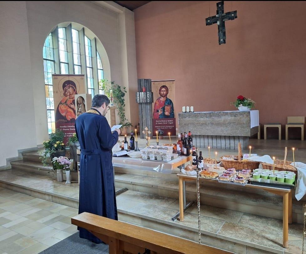 Acum avem o biserică aproape. Și e mai mult decât o biserică.