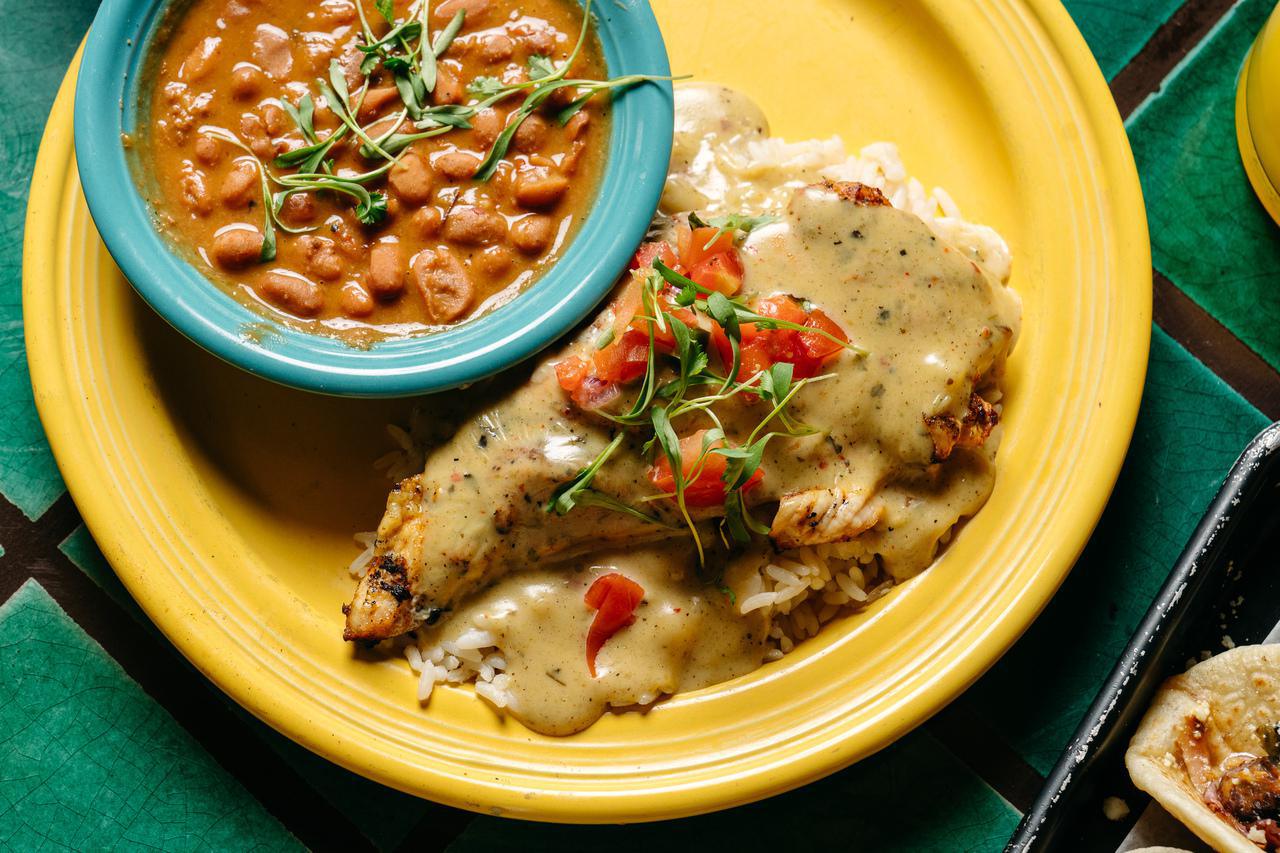Grilled Chicken Queso Plate