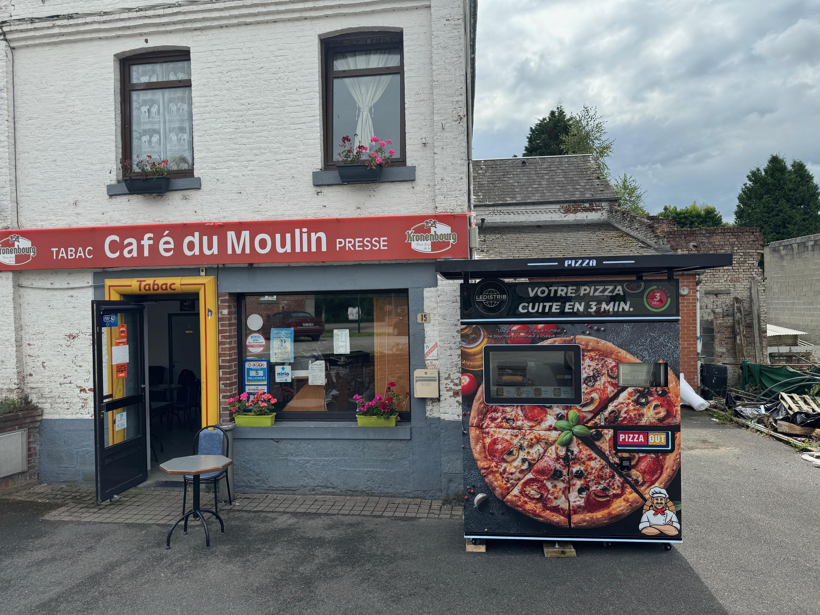 installation-distributeur-de-pizzas-felleries