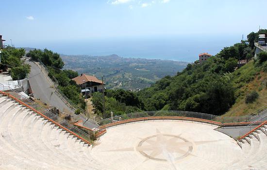 Teatro all’aperto - open-air theatre