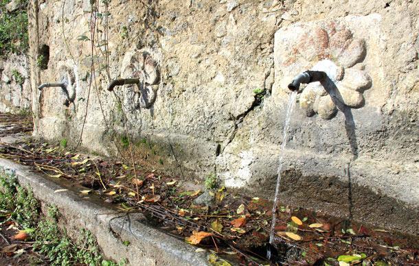 Sorgente Vrisi - Vrisi spring Sorgente Vrisi - Vrisi spring