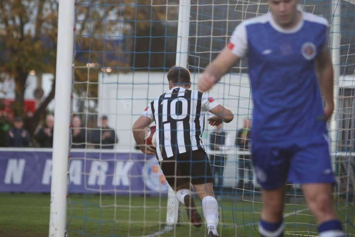 Look who's Bakk in attack! Look who's Bakk in attack!