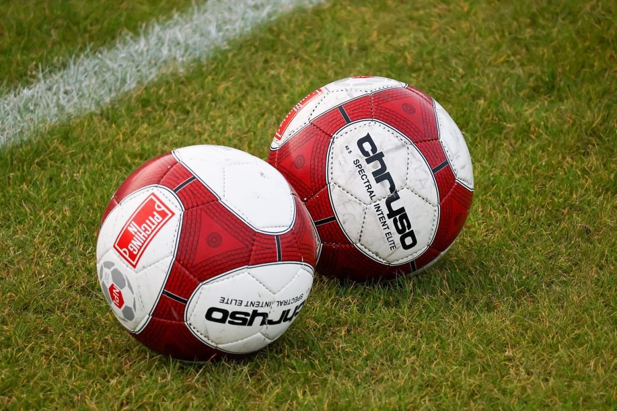 Linnets line up up return to top five