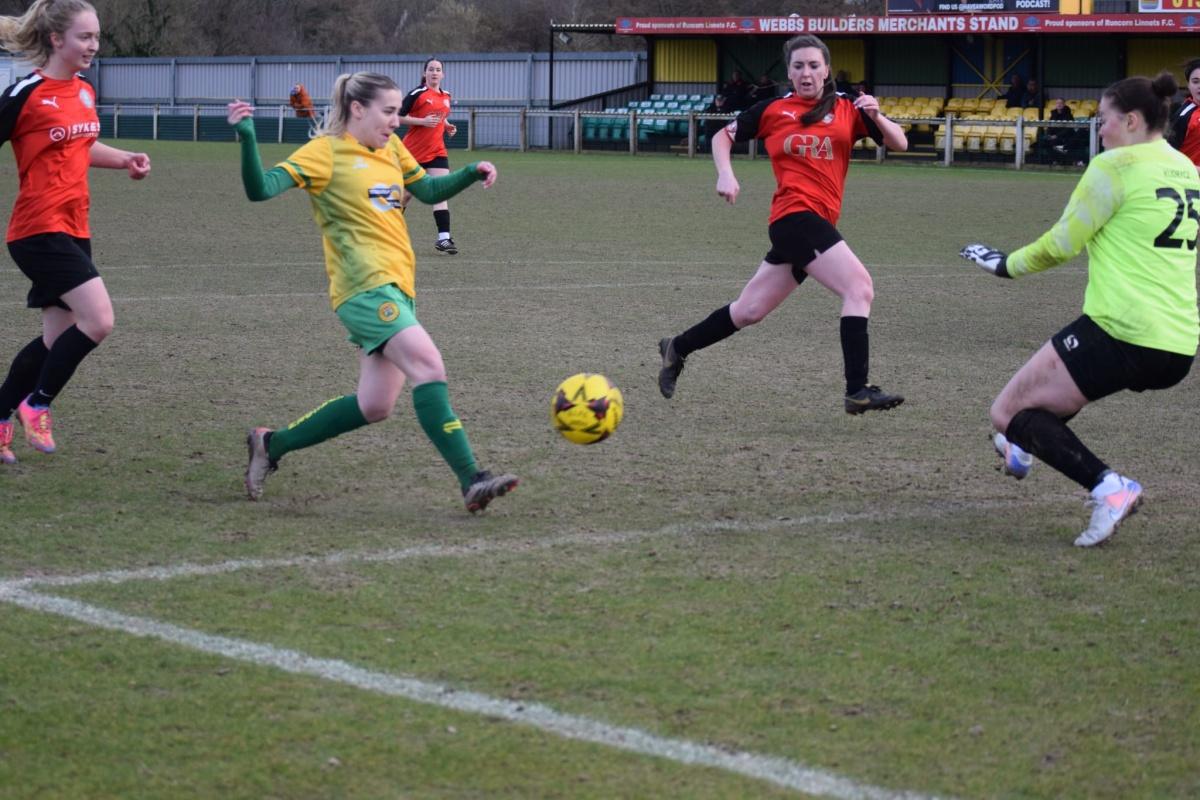 Dominant Ladies see off stubborn visitors