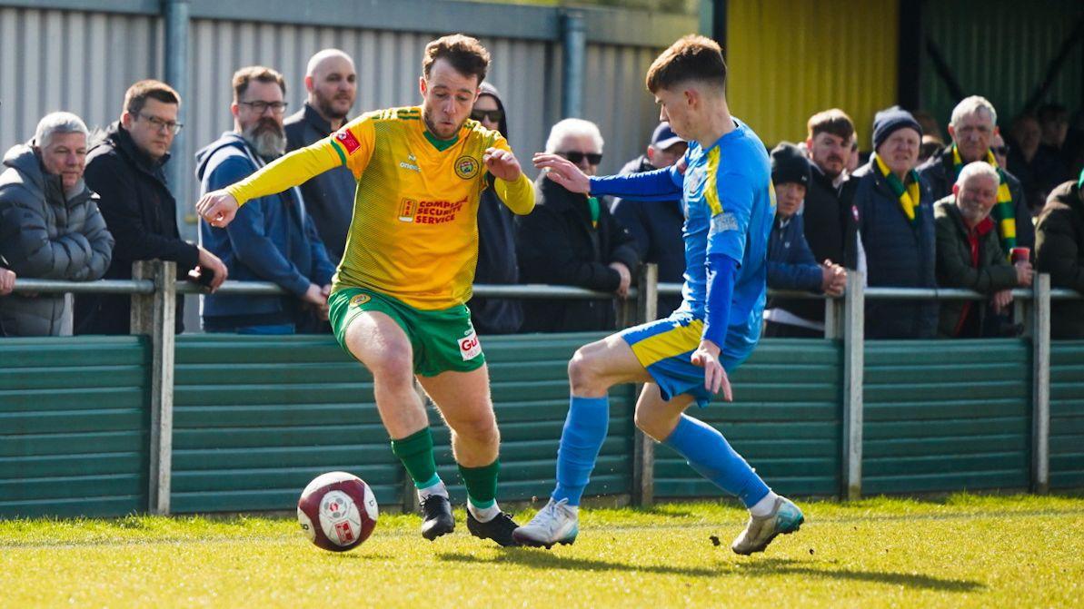 Runcorn stopped in their tracks by Bucks Runcorn stopped in their tracks by Bucks