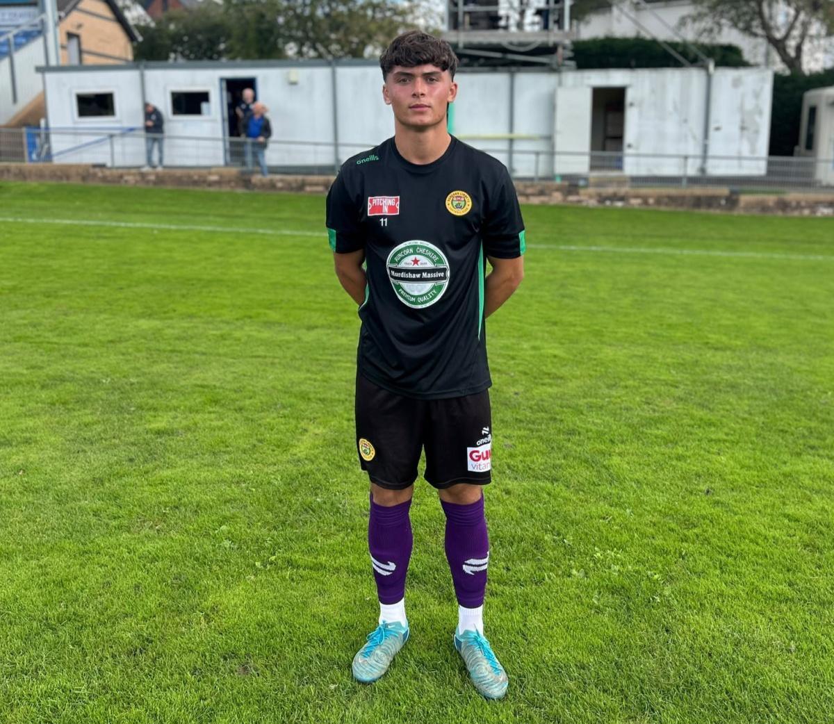 Linnets land Shrimps striker Oscar Wright Linnets land Shrimps striker Oscar Wright