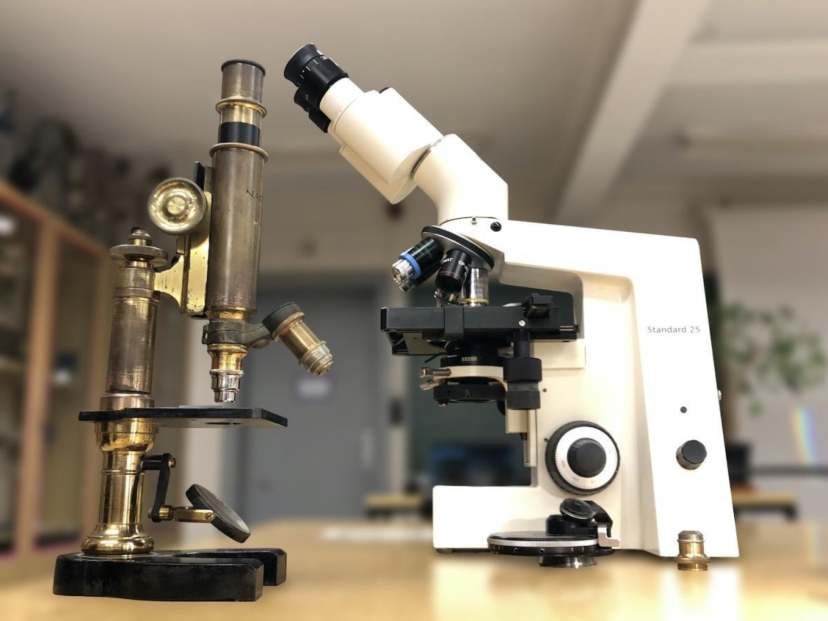 Un microscope ancien, une optique moderne