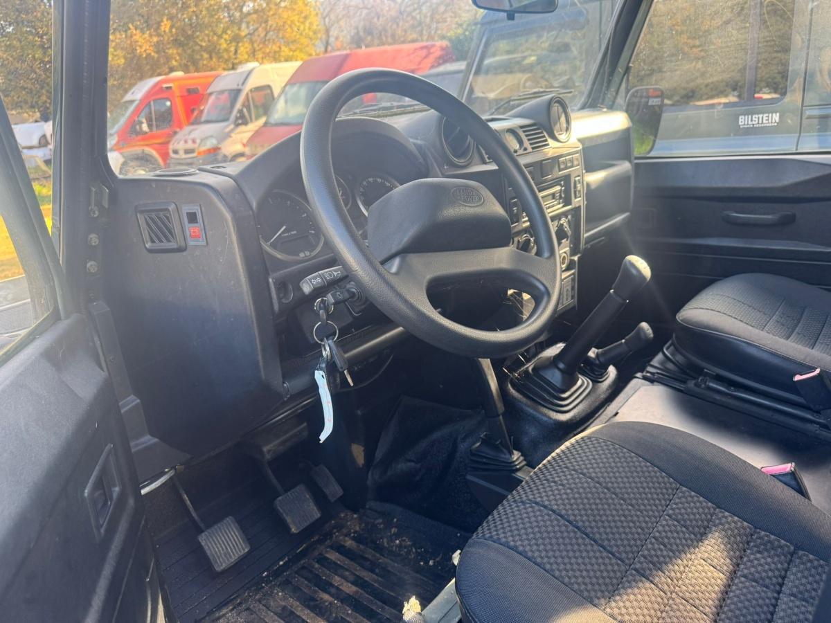  Land Rover Defender td4 