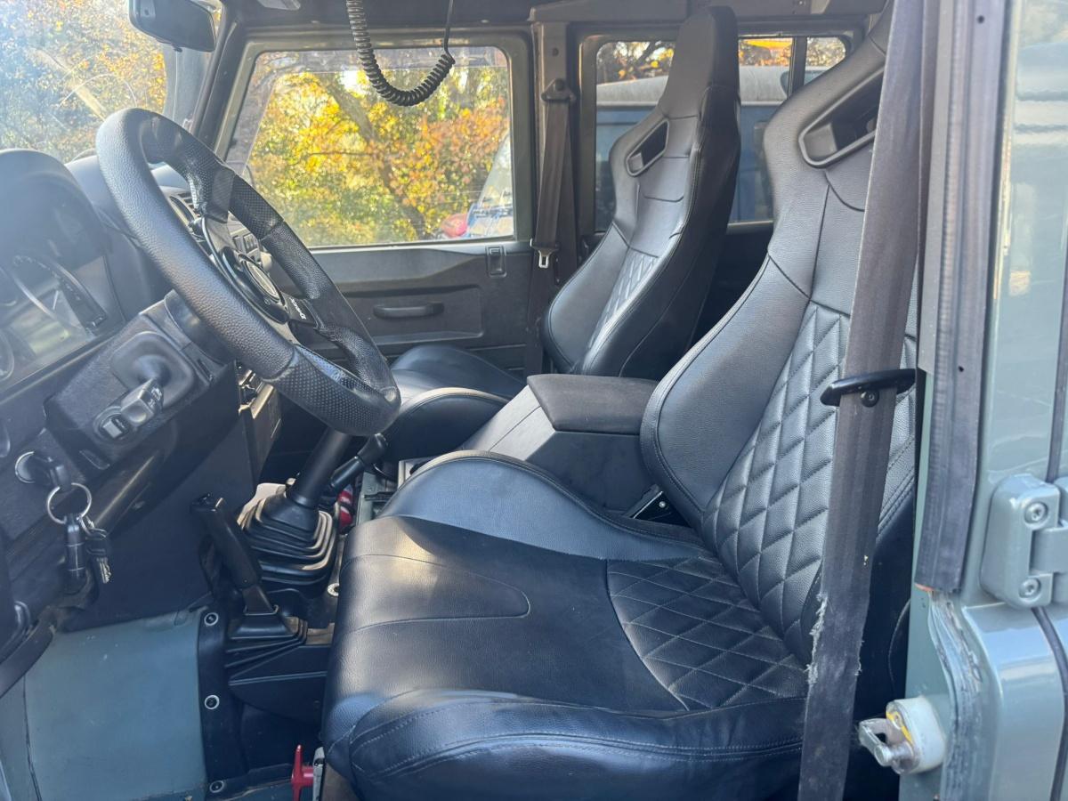 Land Rover Defender td4 - Depot vente