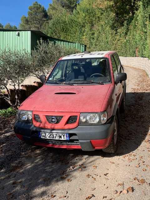 Nissan Terrano 2 2,7 TDI. 125CV Nissan Terrano 2 2,7 TDI. 125CV