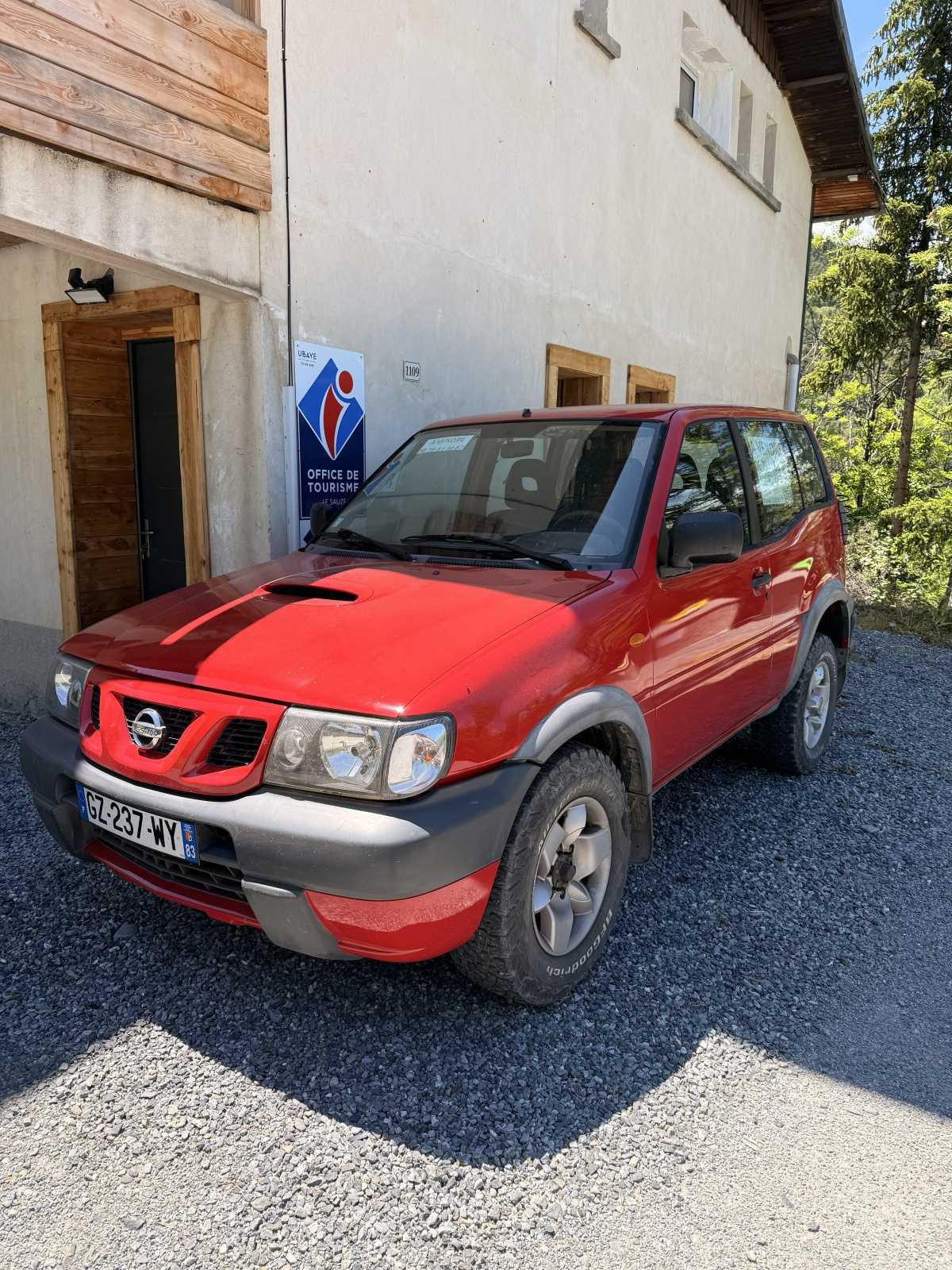 Nissan Terrano 2 2,7 TDI. 125CV Nissan Terrano 2 2,7 TDI. 125CV