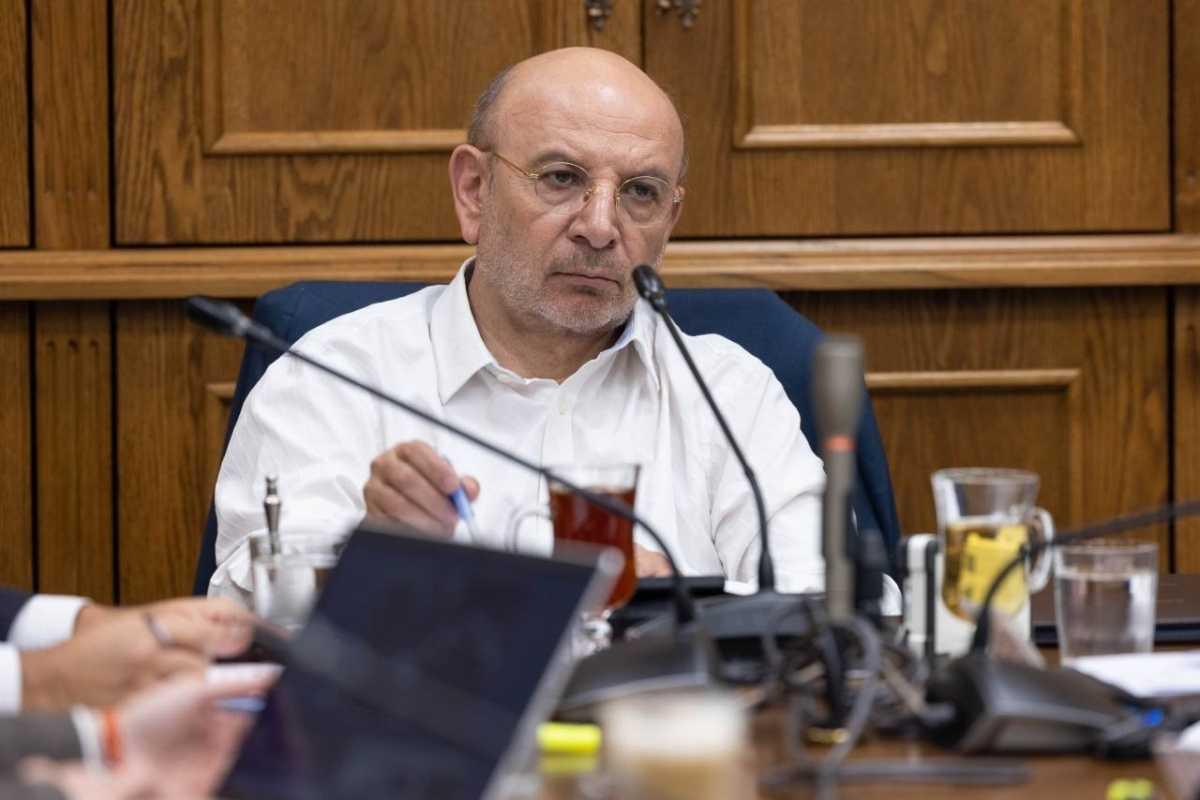 NACIONAL: Senador Juan Luis Castro responde a críticas de gobernadores por uso de fondos regionales en salud