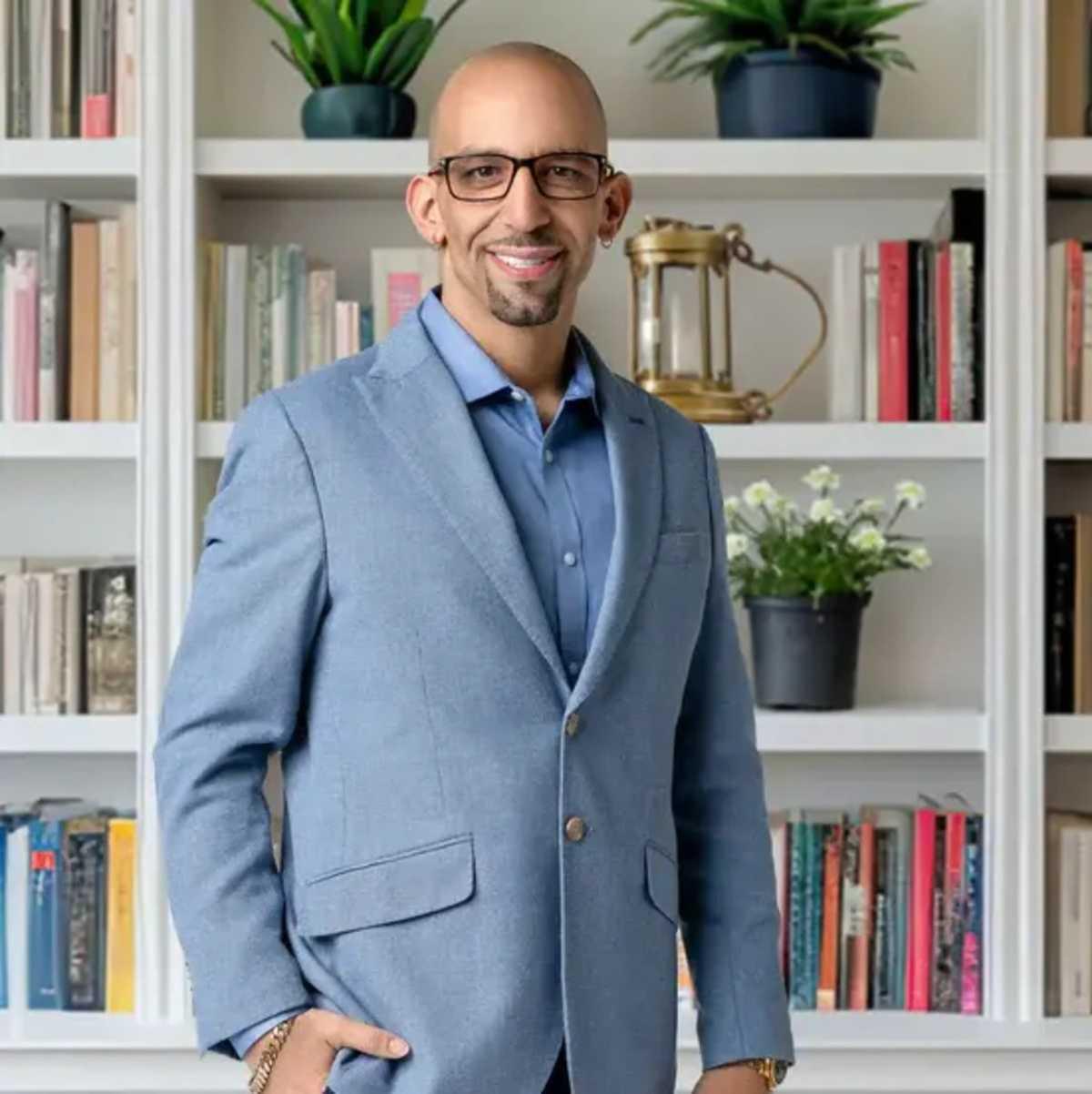 Dr. Obà Oriaté David Alá Aggayú Dr. Obà Oriaté David Alá Aggayú