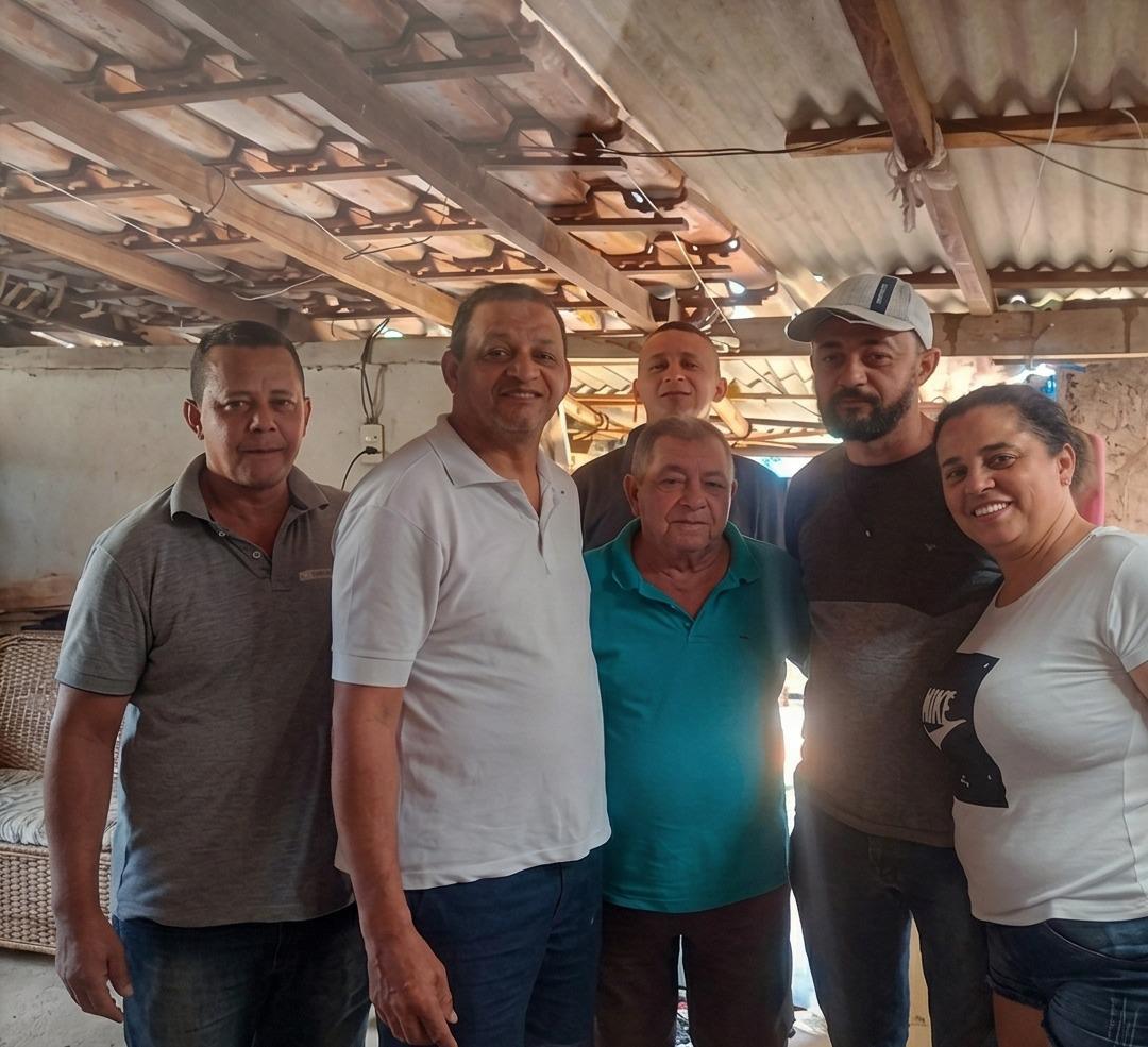 Entre Raízes e Memórias  (210)