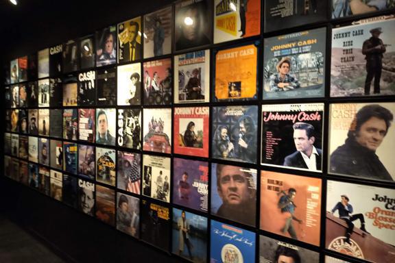 Heeeeeere's Johnny! Heeeeeere's Johnny!