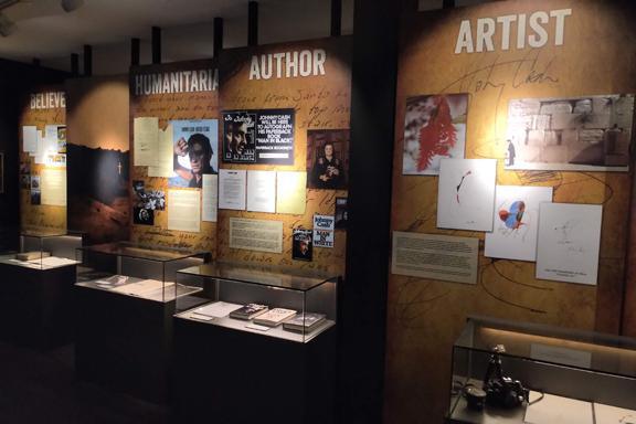 Heeeeeere's Johnny! Heeeeeere's Johnny!