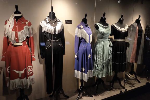 The devine, Ms. Patsy Cline The devine, Ms. Patsy Cline