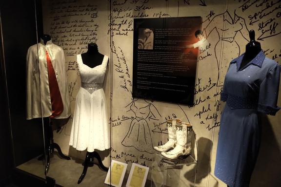 The devine, Ms. Patsy Cline The devine, Ms. Patsy Cline