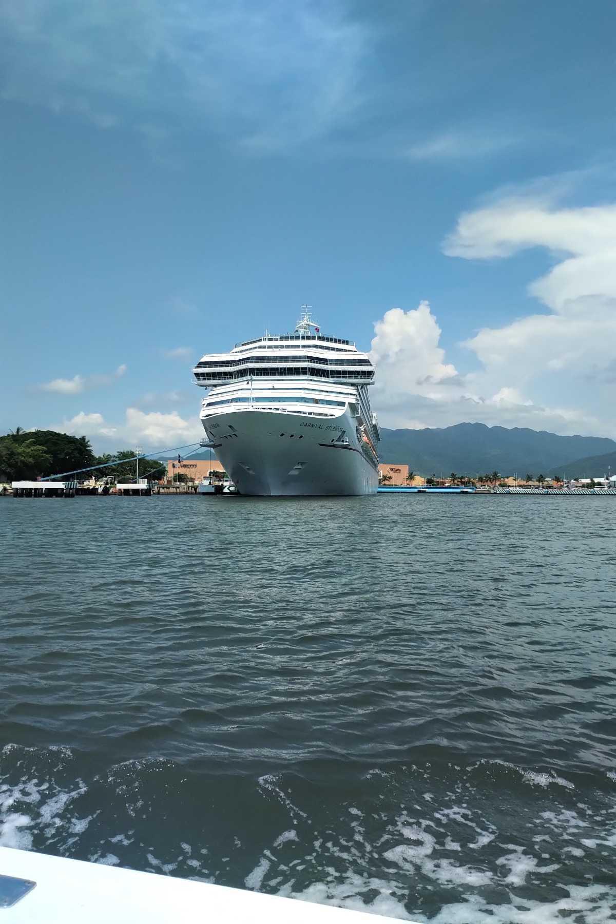 Making Waves: Buff's Brazilian cabin boy! Making Waves: Buff's Brazilian cabin boy!