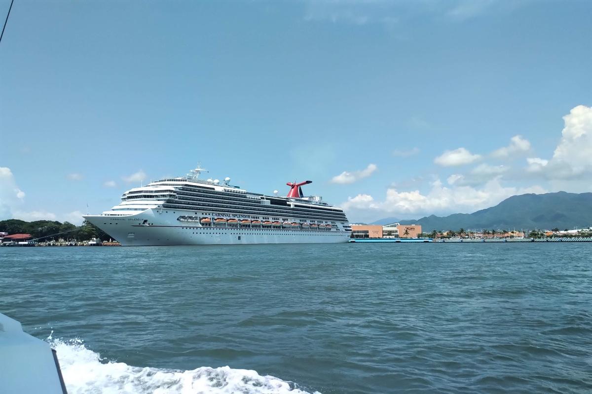 Making Waves: Buff's Brazilian cabin boy!