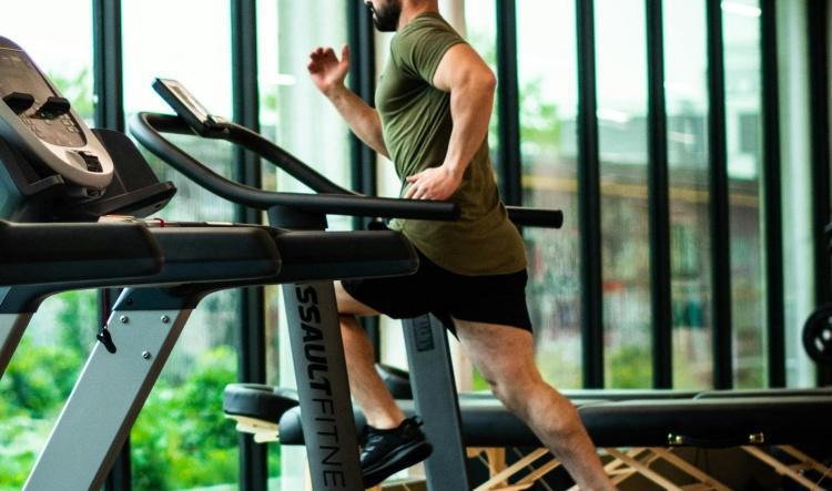 They're staring at his junk in the gym