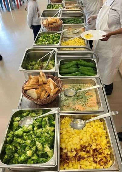 🌿 Le basilic à l’honneur dans les cantines scolaires !