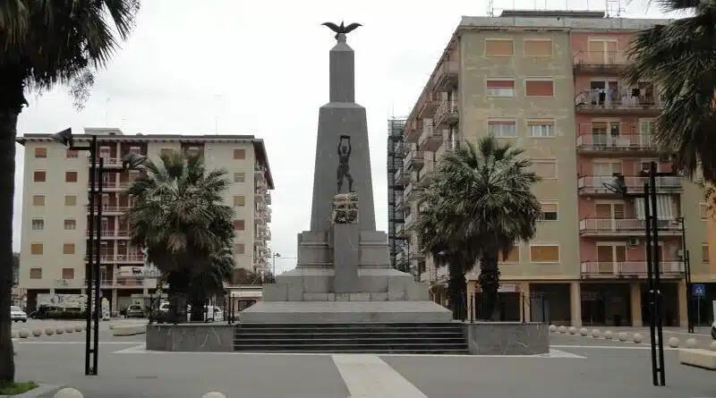 Monumento ai Caduti di tutte le Guerre - Monument to the Fallen of All Wars
