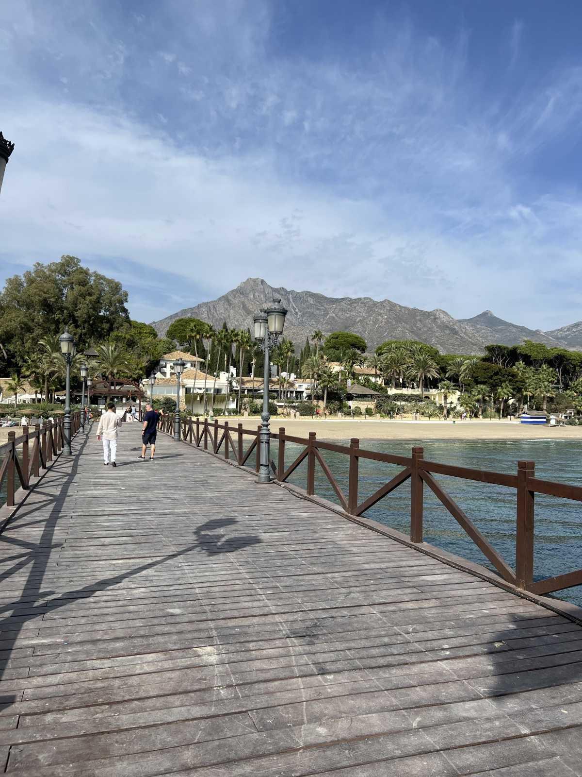 Playa de Nagüeles- Marbella 🇪🇸 🇬🇧 Playa de Nagüeles- Marbella 🇪🇸 🇬🇧