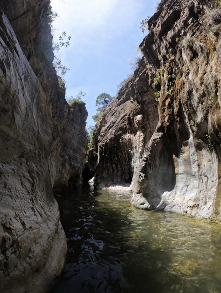 Charco de las Mozas (Puddle of Mozas) Benahavís 🇪🇸 🇬🇧 Charco de las Mozas (Puddle of Mozas) Benahavís 🇪🇸 🇬🇧
