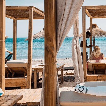 Playa Nini Beach Restaurant, San Pedro de Alcantara 🇬🇧 🇪🇸