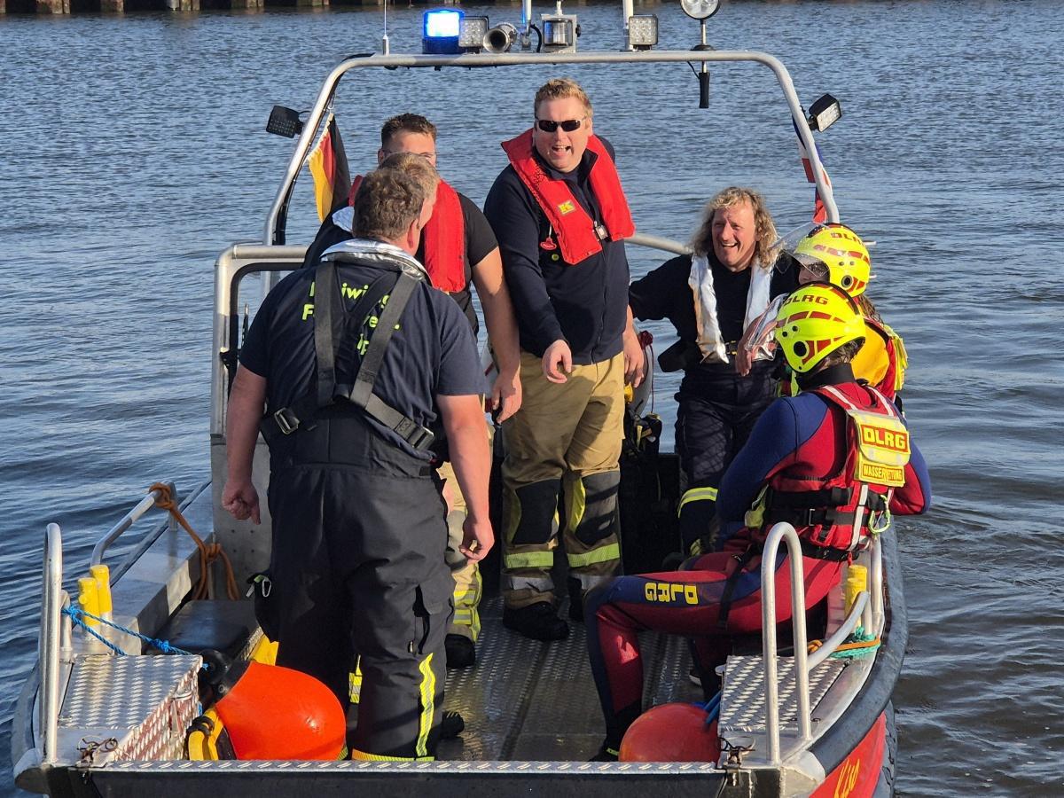 Kreisübergreifende Übung am Eidersperrwerk Kreisübergreifende Übung am Eidersperrwerk