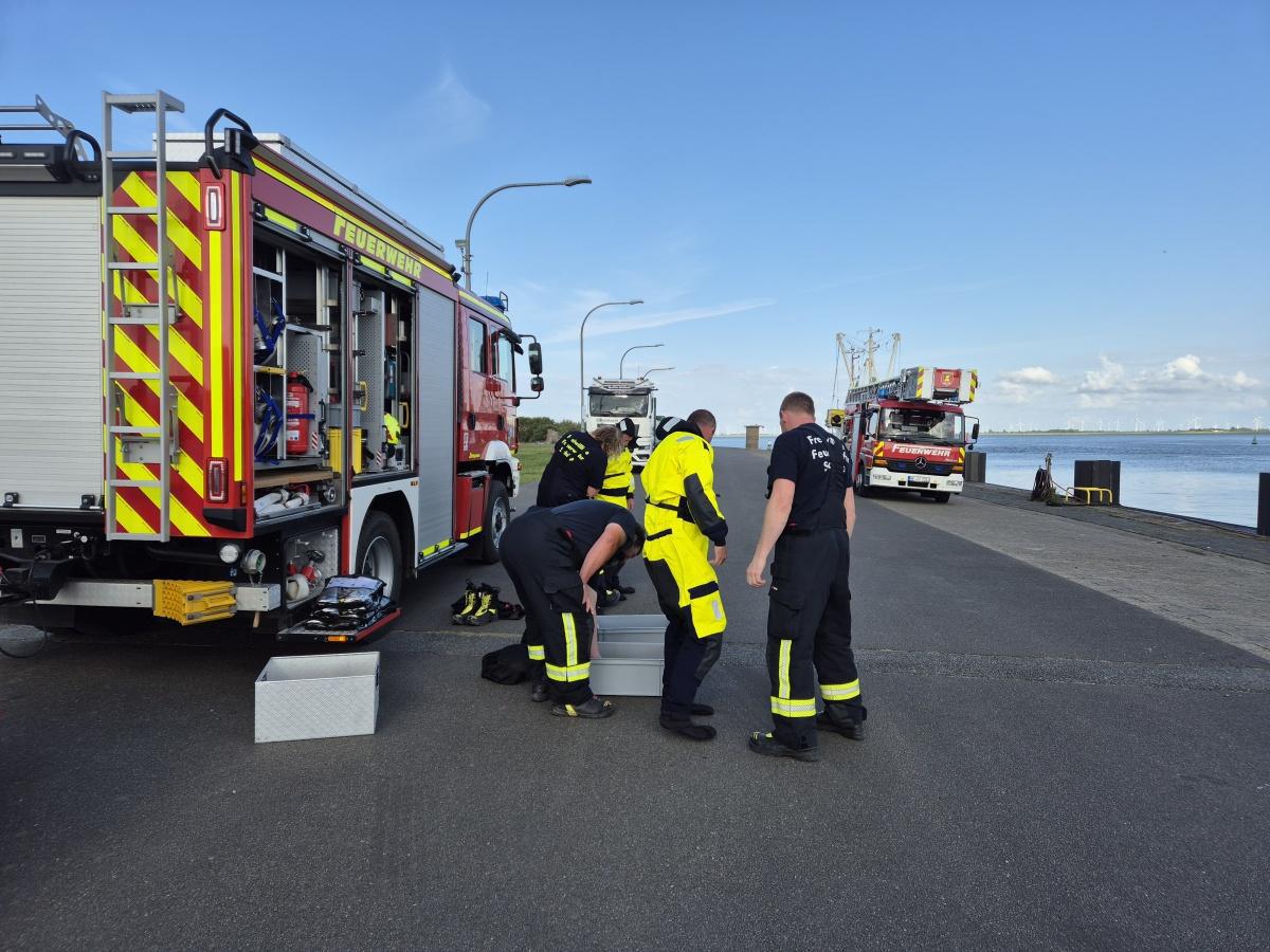 Kreisübergreifende Übung am Eidersperrwerk Kreisübergreifende Übung am Eidersperrwerk