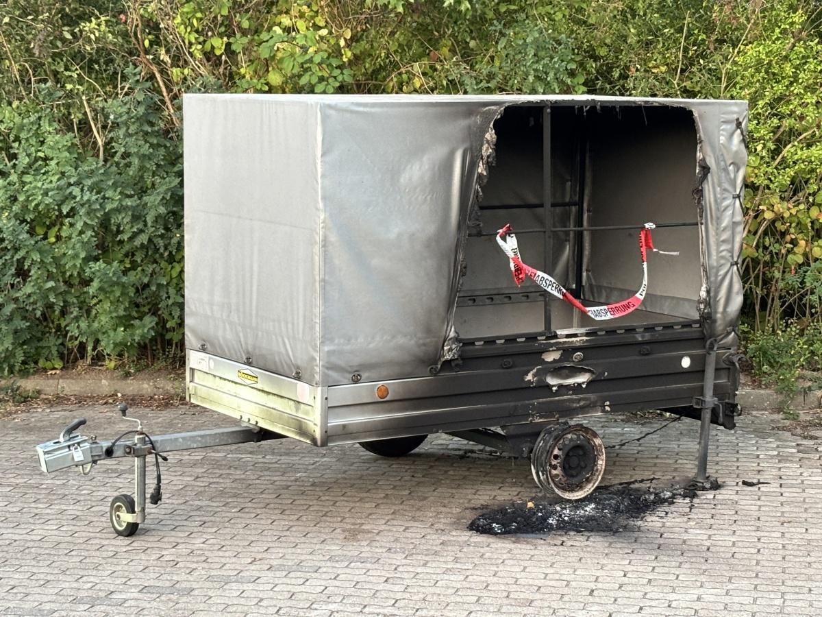 Brunsbüttel - Fahrzeugbrände in unmittelbarer Nähe zueinander