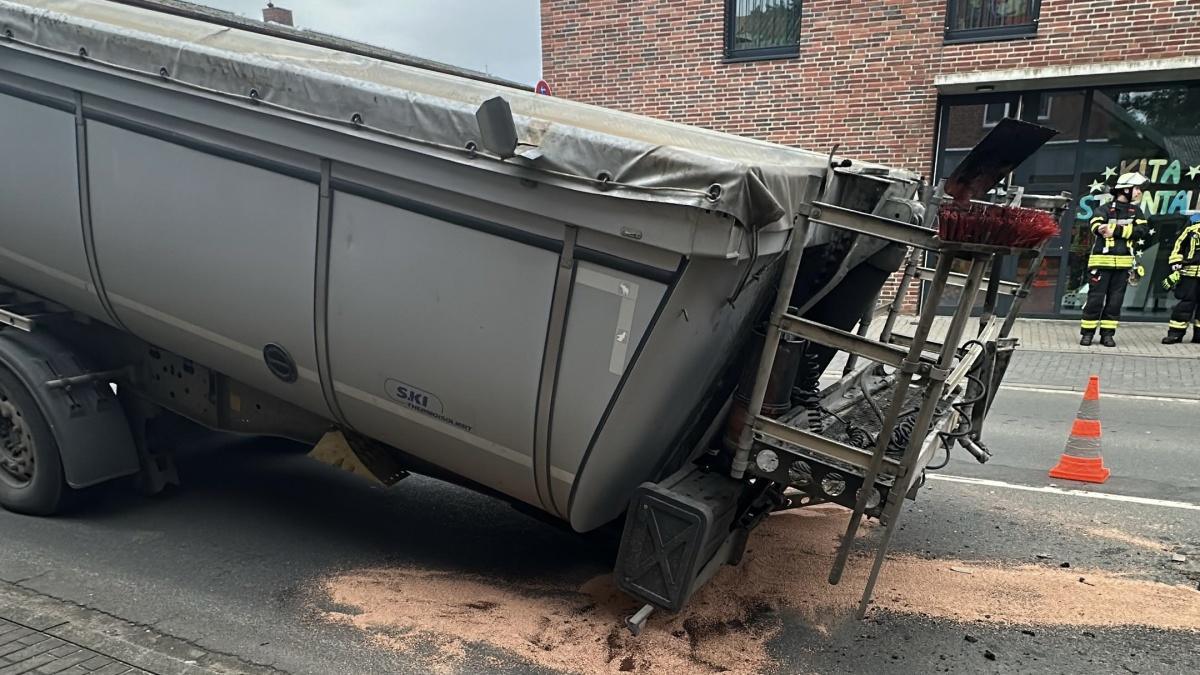 St-Michael - LKW verliert Auflieger (aktualisiert) St-Michael - LKW verliert Auflieger (aktualisiert)