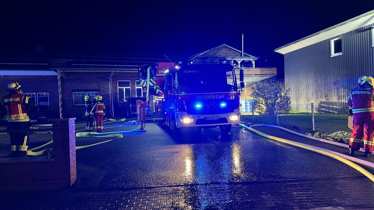Bargenstedt - Feuer auf Balkon löst Großeinsatz aus 