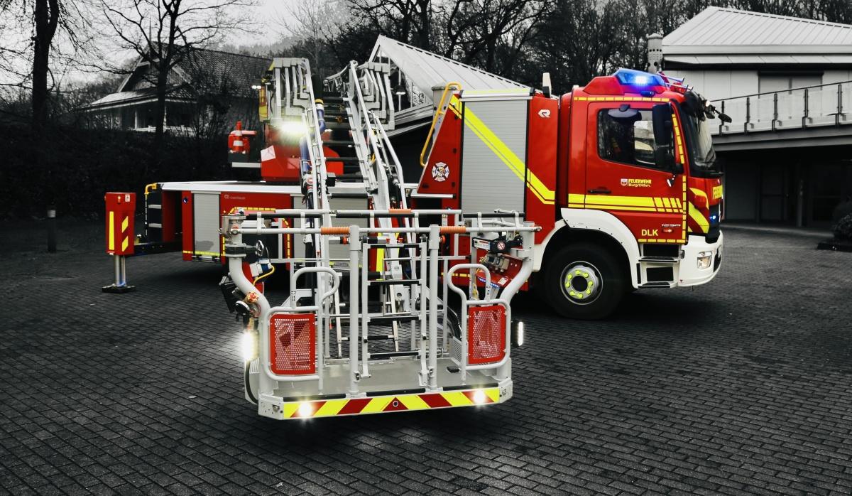 Neue Drehleiter Stärkt das Amt - Vorweihnachtliche Freude in Burg