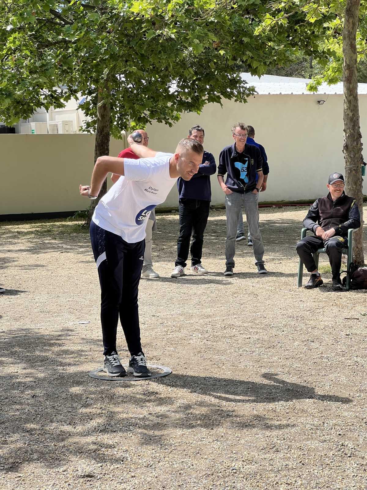 Loto Show au cœur de la finale du concours de pétanque amateur Inter-Campings: des étoiles plein les boules