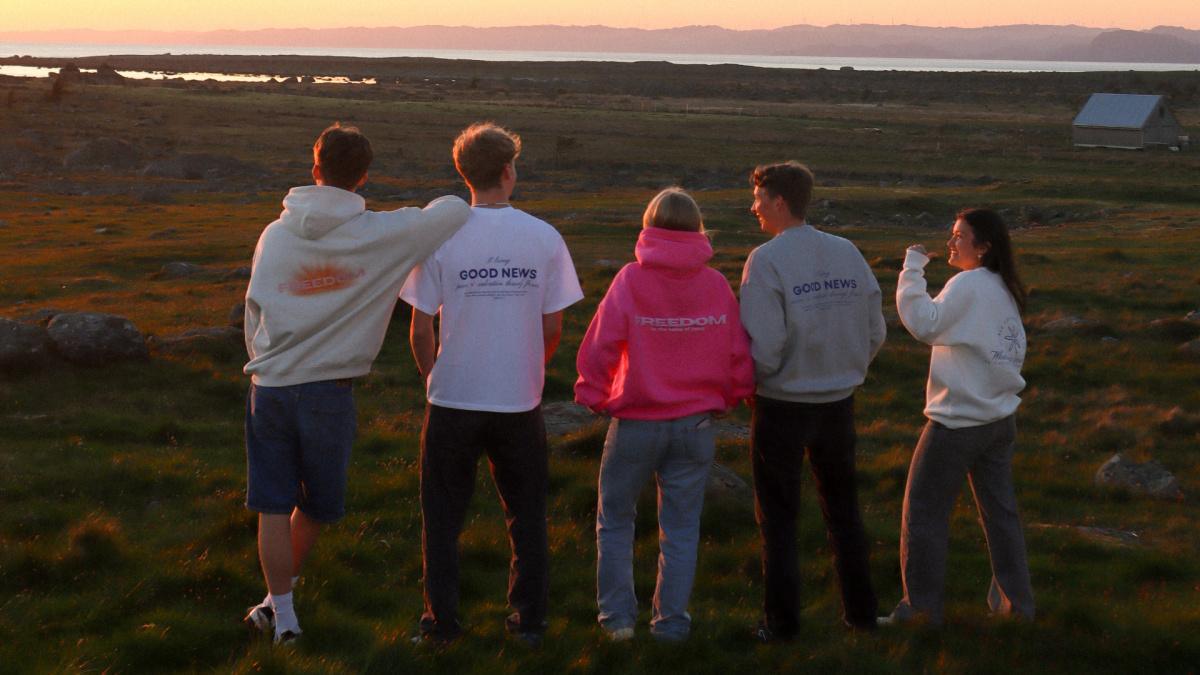 Rejoice always, selger merch for misjon! Rejoice always, selger merch for misjon!